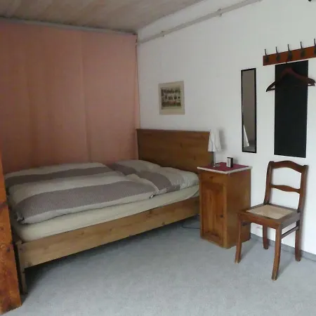 Bed & Breakfast Gaestezimmer John Weimar (Thuringia)