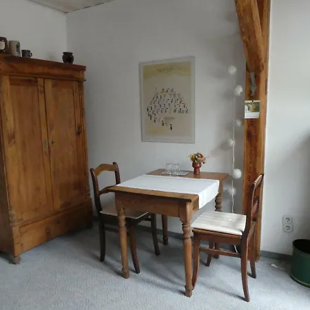 Gaestezimmer John Nocleg ze śniadaniem